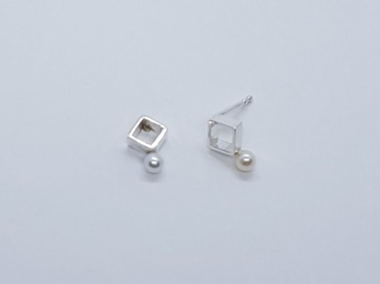Square med perle 